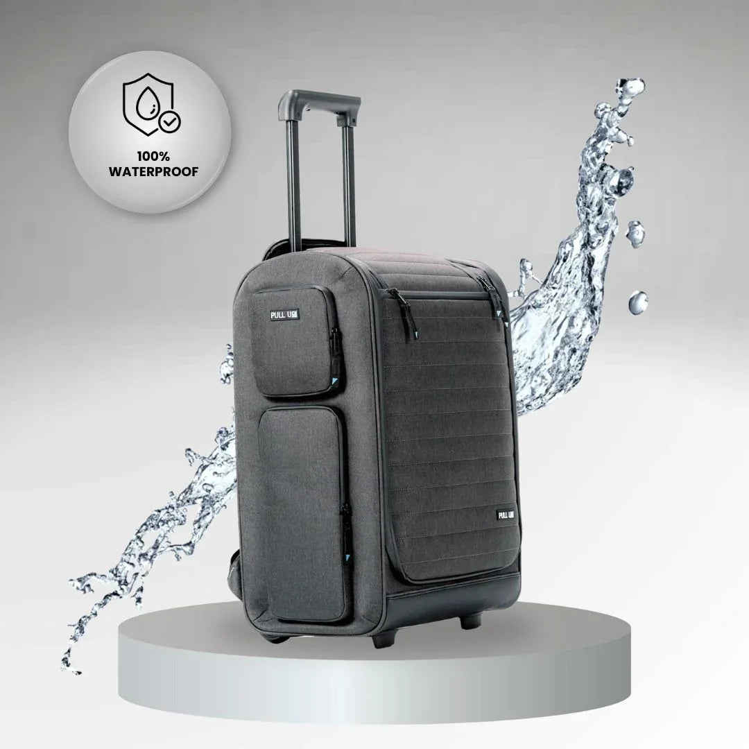 Pull Up Backpack in waterproof test – water-repellent nylon exterior with sealed zippers