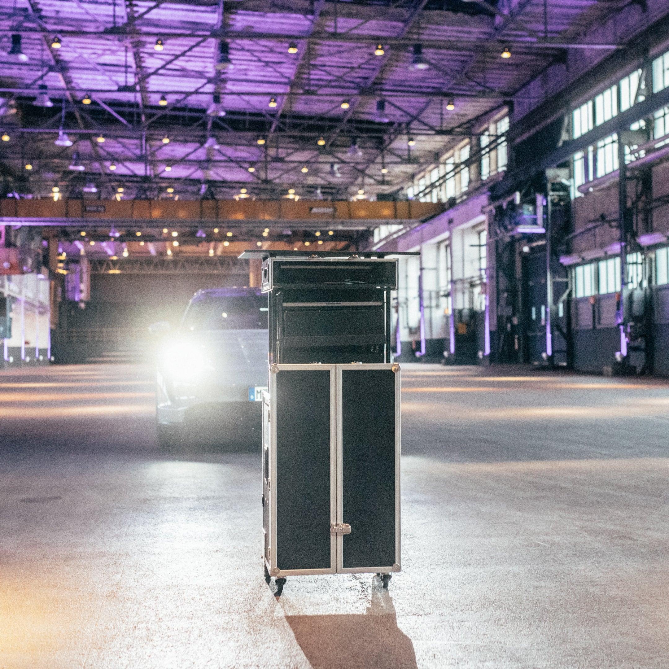 Kamera Koffer geöffnet aber mit geschlossenen Türen